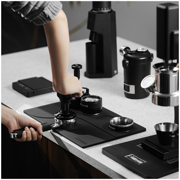 YU Series-Tamping Base - Black