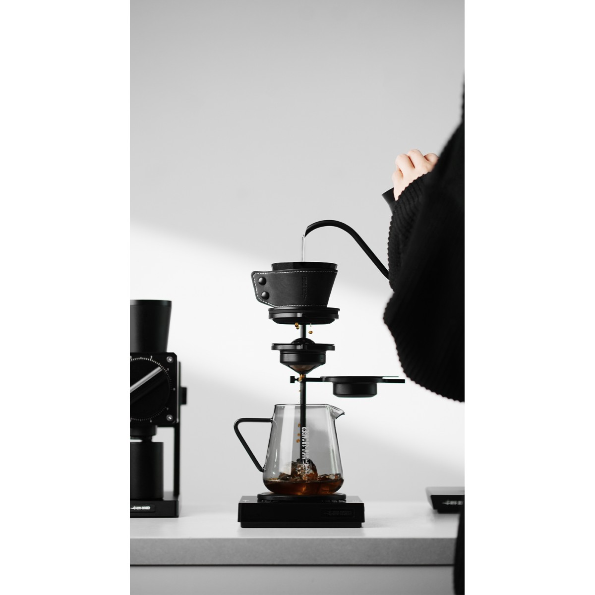 Smooth Pour Over Chilling Ball Stand