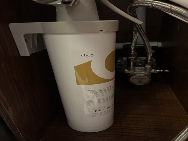 Cafe Brews: How Claroswiss 250C Transforms Coffee with Premium Filtered Water